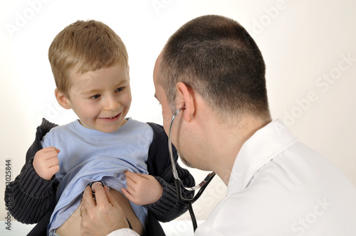 Kleinkind beim Kinderarzt