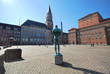 Kieler Rathausplatz mit Schwertkämpfer