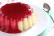 Pudding mit Kirschsoße