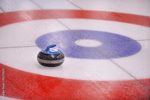 Photo: Curling-Rock in Target Curling-Rock in Target