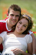 jeune couple en campagne