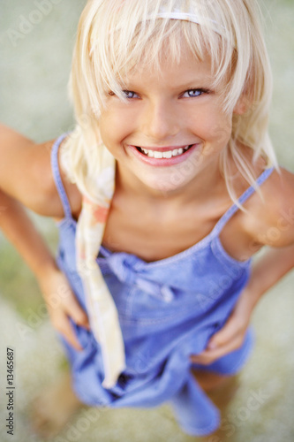Foto: young girl smiling young girl smiling
