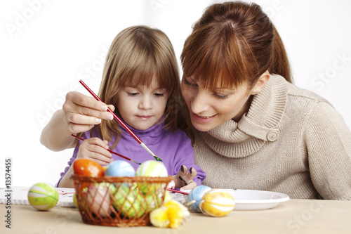 Foto: painting easter eggs painting easter eggs