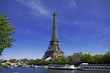 tour eiffel et les péniches à paris