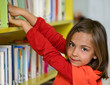 fillette à la bibliothèque 5 fillette à la bibliothèque 5