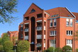 Wohnhaus im Grünen, Balkone, Hausfassade, Kiel, Deutschland