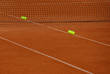 Bälle und Tennisnetz