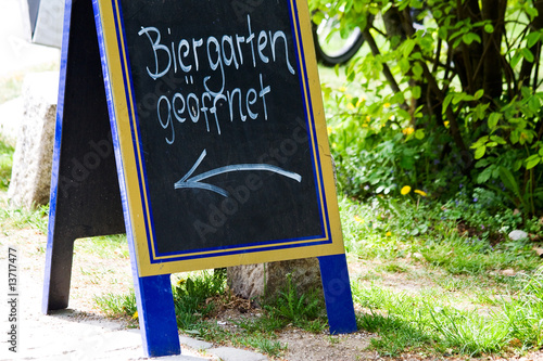Foto: Schild Biergarten Schild Biergarten