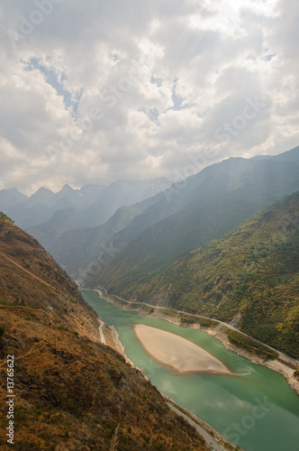 Photo: tiger leaping gorge, yunnan, china tiger leaping gorge, yunnan, china