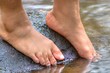 Photo en ligne au meilleur prix Feet in water