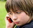 adolescent au téléphone