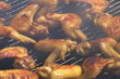 Vídeo: Sizzling barbecue chicken on the grill - 4:3 anamorph Sizzling barbecue chicken on the grill - 4:3 anamorph