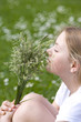 Maedchen, blond, 13 Jahre, Wiese, Graeser, Heuschnupfen