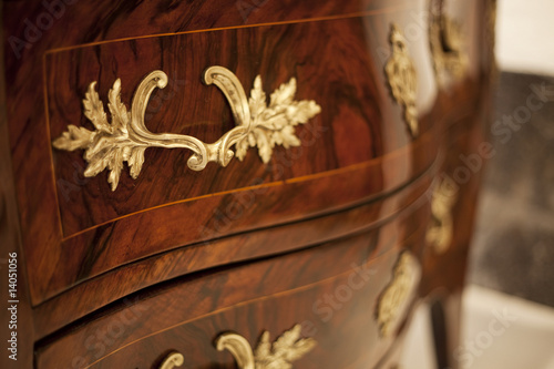 commode dorée