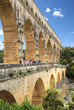 Touristes au pont du Gard