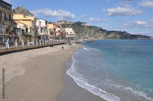 Foto: Beach in Sicily - Giardini Naxos Beach in Sicily - Giardini Naxos