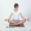 femme zen en méditation femme zen en méditation