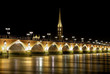 Vieux pont de pierres à Bordeaux.