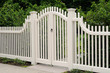 Photo en ligne au meilleur prix Elegant Wooden Gate on Front Yard