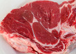 côte de boeuf sur assiette blanche côte de boeuf sur assiette blanche