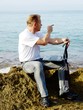 Mann mit Laptop