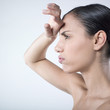 femme mécontente soupirant femme mécontente soupirant