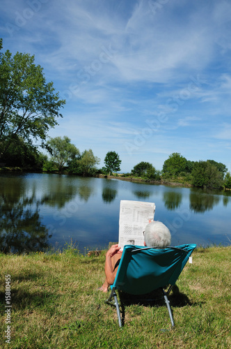 Photo: Détente au bord d’un l’étang. Détente au bord d’un l’étang.