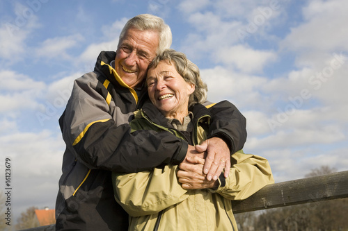 Foto: Senior couple, man embracing woman Senior couple, man embracing woman