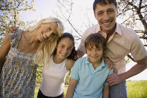 Foto: Germany, Baden Württemberg, Tübingen, Family portrait, smiling, close-up Germany, Baden Württemberg, Tübingen, Family portrait, smiling, close-up