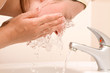 Photo en ligne au meilleur prix Woman in bathroom