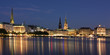 Alster bei Nacht mit Petri- und Nikolaikirche, Hamburger Rathaus