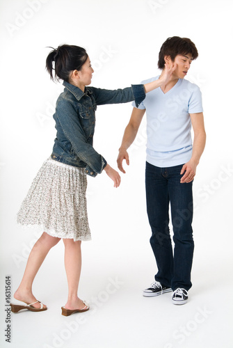 Photo: 彼を叩く彼女 彼を叩く彼女