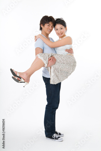 Photo: 彼女を抱き抱える彼 彼女を抱き抱える彼