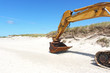 Bagger am Strand / Strandaufschüttung