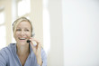 Foto: Blond Woman with Headset Blond Woman with Headset