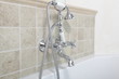 armatur und wasserhahn im Badezimmer