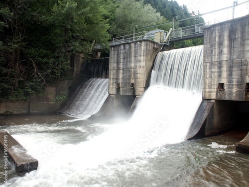 Foto: Flusskraftwerk Feistritz, Wasserfall Flusskraftwerk Feistritz, Wasserfall