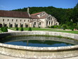 Pièce d'eau dans les jardins de l'abbaye de Fontenay