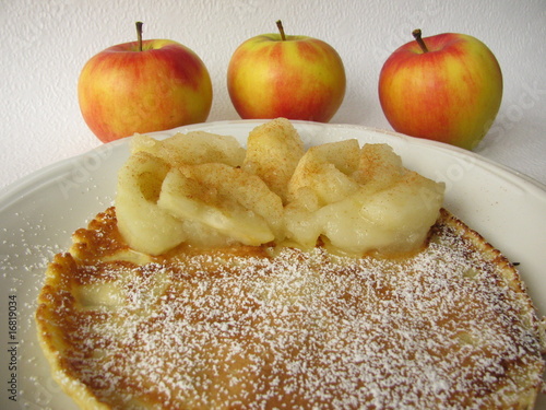 Photo: Eierkuchen mit Apfelkompott Eierkuchen mit Apfelkompott