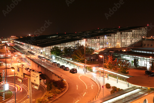 Photo: Terminal Flughafen Stuttgart bei Nacht Terminal Flughafen Stuttgart bei Nacht