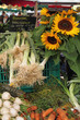 Marché d'Aix en Provence : légumes et tournesols