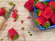 Erdbeeren putzen und säubern Erdbeeren putzen und säubern