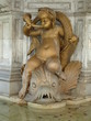 Garçon sur poisson