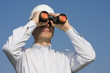 Foto: Ingenieur mit Fernglas Ingenieur mit Fernglas