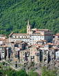 Paese con antico castello