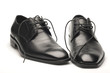 Une paire de chaussure habillée pour homme noires Une paire de chaussure habillée pour homme noires