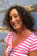 été en ville - Femme souriante, heureuse et détendue