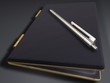 Etui schwarz mit Kugelschreiber
