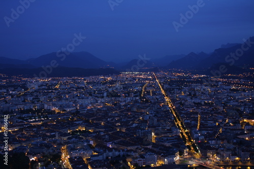 Grenoble la nuit
