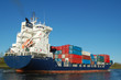 Containerschiff auf Kanal